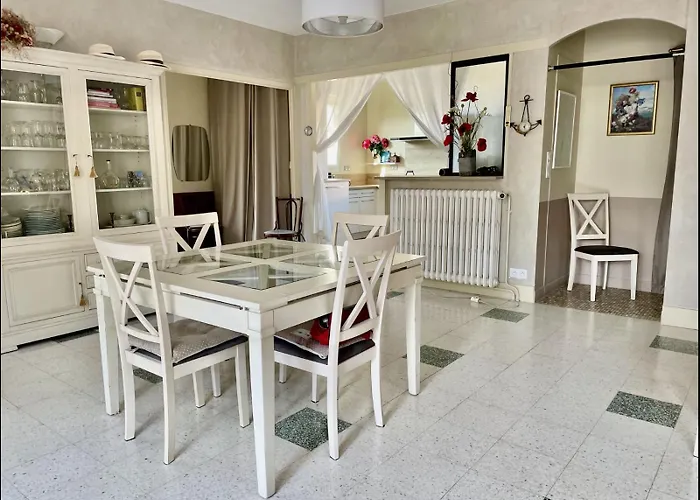 Family House * Λα Ροσέλ